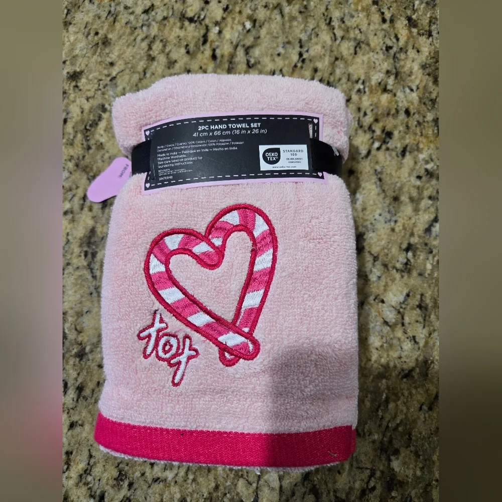 Betsey Johnson Pink/ Red Heart Set Of 2 Hand Towels.